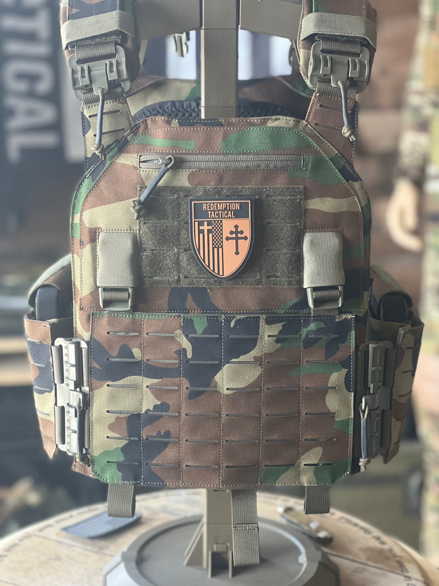 RT CRUSADER 2.0® ARMOR KIT Front/Back Plates LIGHTWEIGHT LEVEL IV (2) 10x12 Front/Back Plates Full Kit