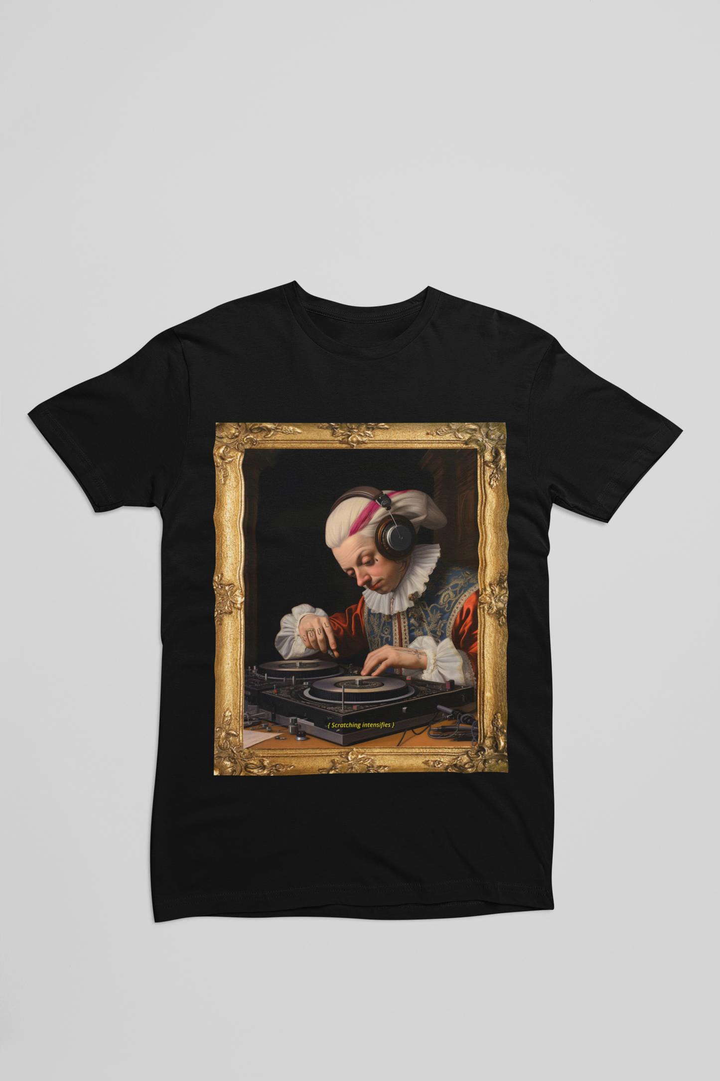 Vintage Gold Frame and Classical DJ T-shirt 👀💕