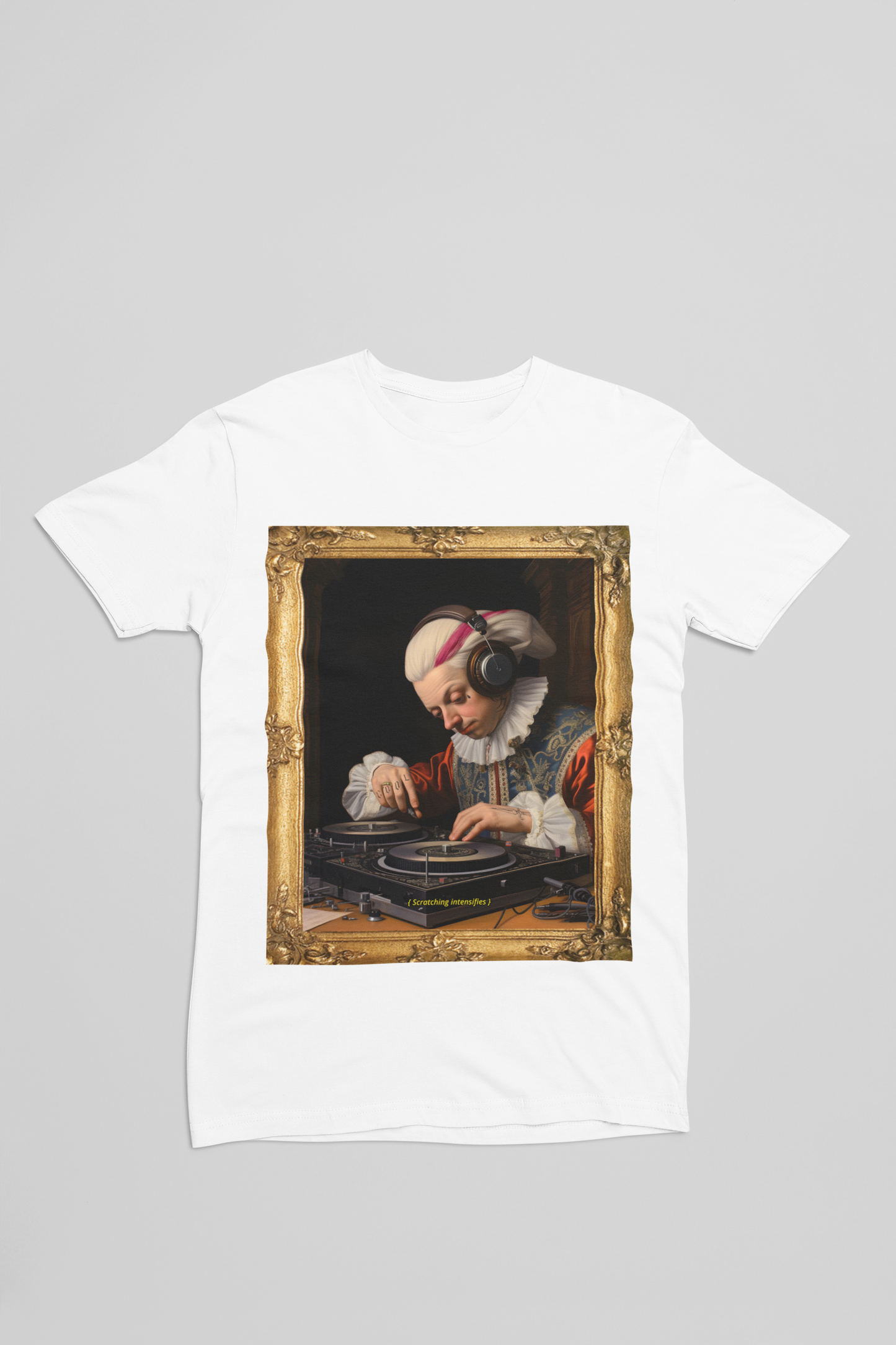 Vintage Gold Frame and Classical DJ T-shirt 👀💕